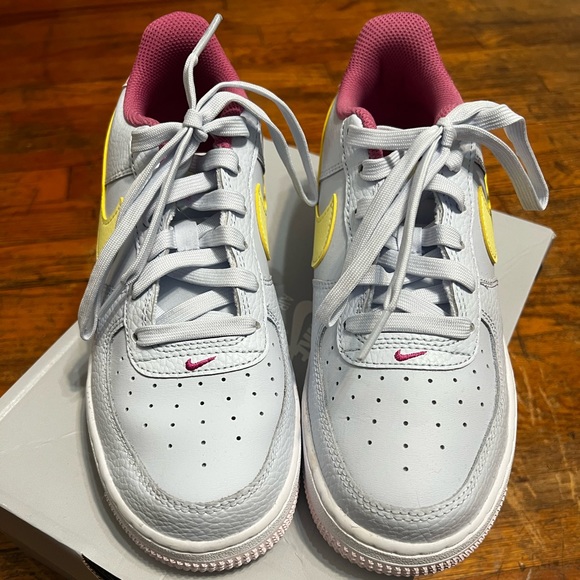 Nike Air Force 1 - Picture 1 of 7